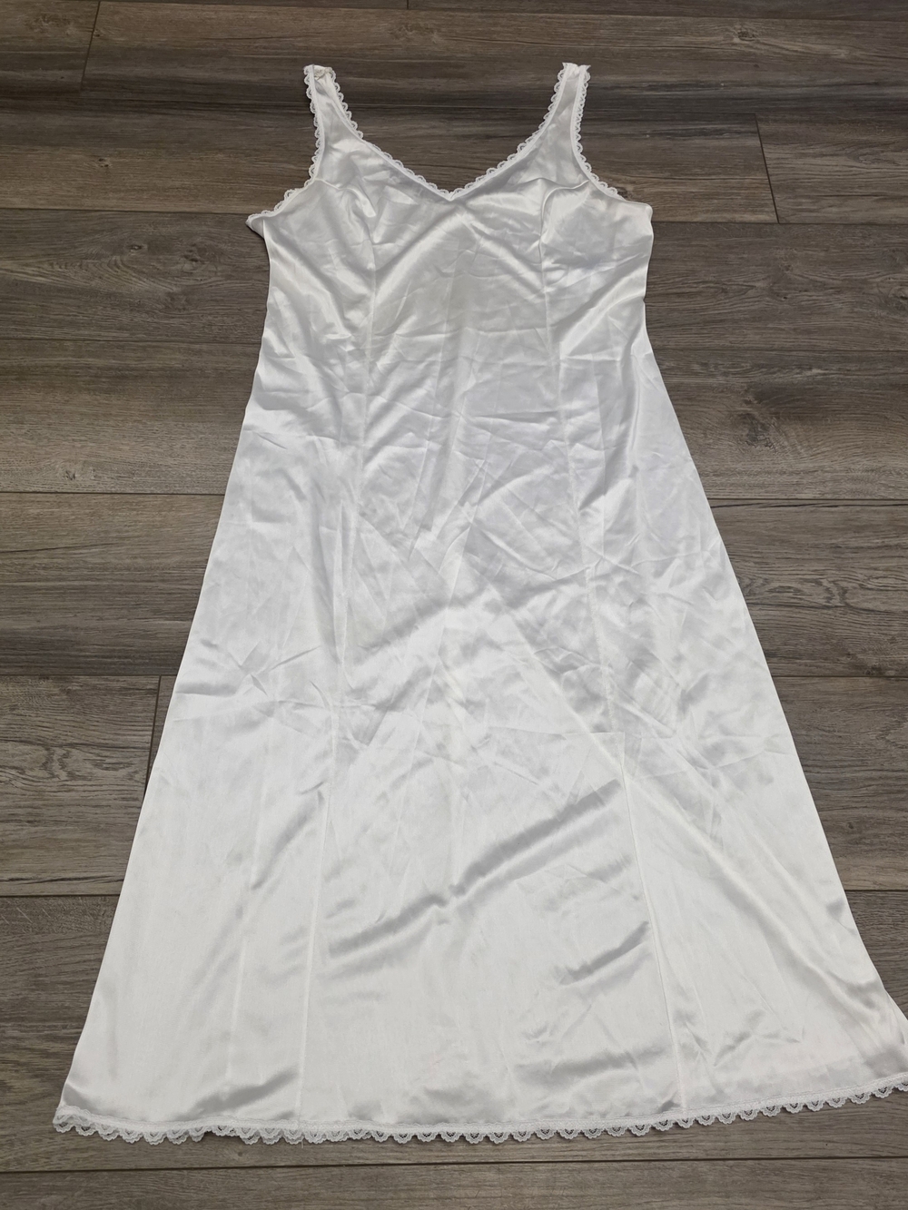 Vanity Fair Vintage Lace Trim Full Slip Dress White Coquette Nightgown Size 26"